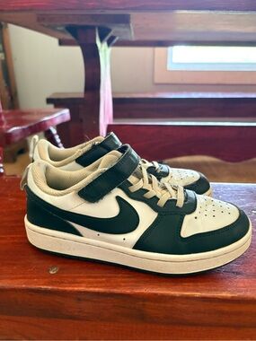 Nike Court Borough Low Recraft Black White Sneakers Kids Size 2.5Y